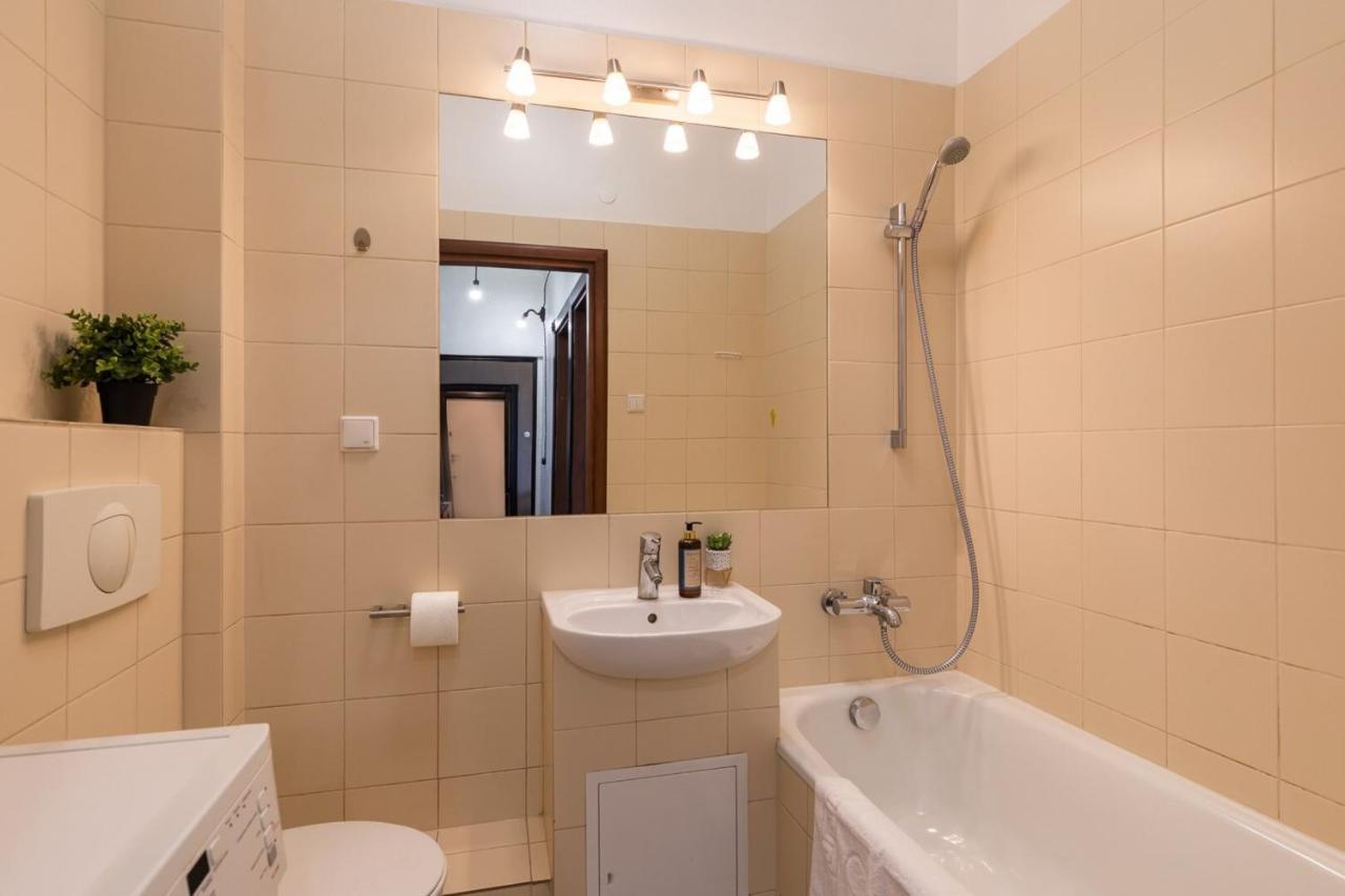 Rent Like Home - Emilii Plater 47 Varšava Exteriér fotografie